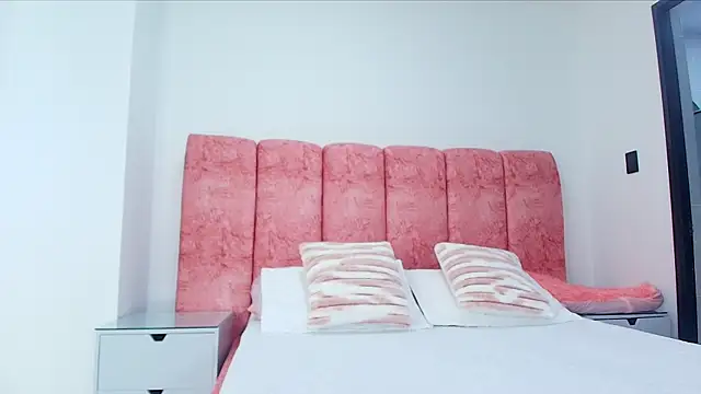 Snapshot of kendal_rossi chatting on 14, 11, 2025 kendal rossi online show from 14, 11, 2025