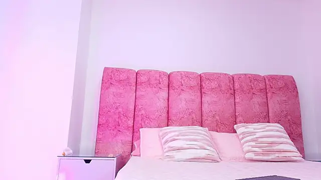 Snapshot of kendal_rossi chatting on 24, 11, 2025 kendal rossi online show from 24, 11, 2025