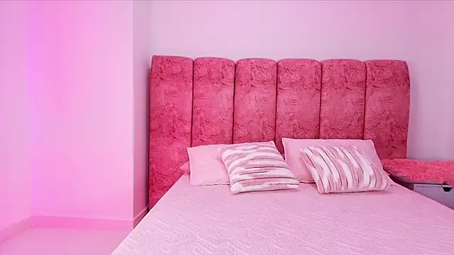 Snapshot of kendal_rossi chatting on 9, 11, 2025 kendal rossi online show from 9, 11, 2025