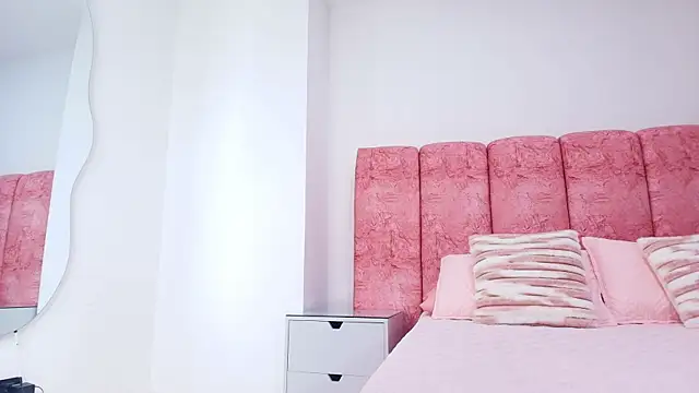 Snapshot of kendal_rossi chatting on 29, 11, 2025 kendal rossi online show from 29, 11, 2025