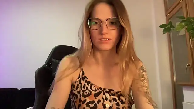 Sexy Sweets online show from 8, 12, 2024