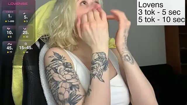 Sexy Sweets online show from 3, 12, 2025