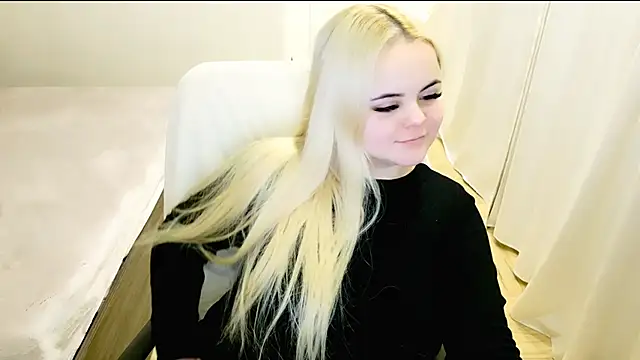 lovely-eyes online show from 8, 2, 2025