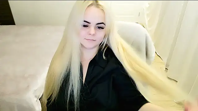 lovely-eyes online show from 1, 2, 2025