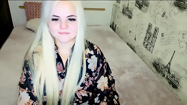 lovely-eyes online show from 4, 11, 2025