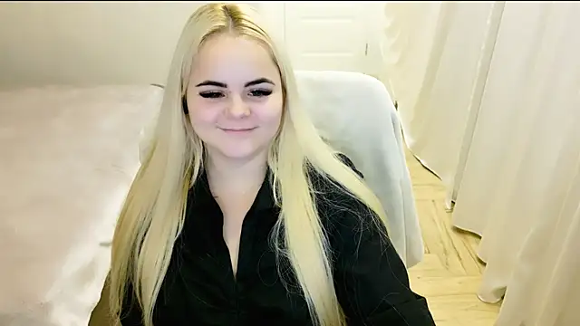 lovely-eyes online show from 1, 2, 2025