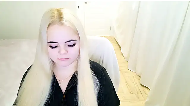 lovely-eyes online show from 19, 1, 2025