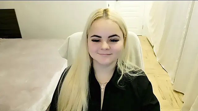 lovely-eyes online show from 1, 2, 2025