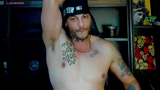 Snapshot of RickG_Oficial chatting on 18, 11, 2025 RickG Oficial online show from 18, 11, 2025