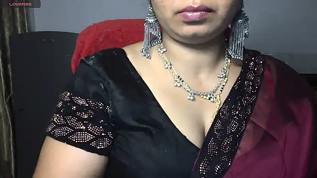 Snapshot of Gulaboo_bhabi chatting on 5, 7, 2026 Gulaboo bhabi online show from 5, 7, 2026