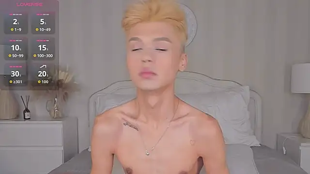 Snapshot of Felix_Rey chatting on 12, 11, 2025 Felix Rey online show from 12, 11, 2025