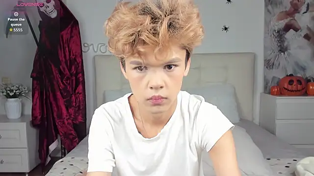 Snapshot of Felix_Rey chatting on 18, 10, 2025 Felix Rey online show from 18, 10, 2025