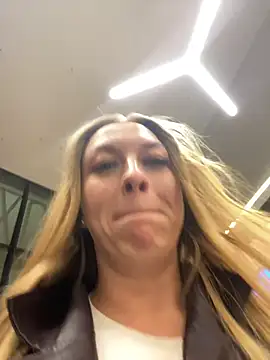 Sweet   Emily online show from 12, 11, 2025