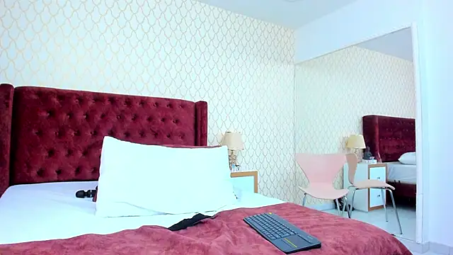 NaiaRosse online show from 17, 3, 2025