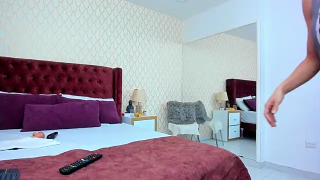 NaiaRosse online show from 8, 3, 2025