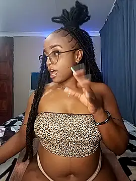 Snapshot of Queen-Chocolate chatting on 21, 11, 2025 Queen-Chocolate online show from 21, 11, 2025