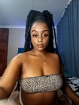 Snapshot of Queen-Chocolate chatting on 28, 11, 2025 Queen-Chocolate online show from 28, 11, 2025