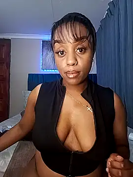 Snapshot of Queen-Chocolate chatting on 16, 11, 2025 Queen-Chocolate online show from 16, 11, 2025