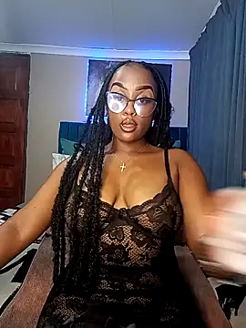 Snapshot of Queen-Chocolate chatting on 27, 11, 2025 Queen-Chocolate online show from 27, 11, 2025