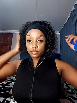 Snapshot of Queen-Chocolate chatting on 30, 10, 2025 Queen-Chocolate online show from 30, 10, 2025