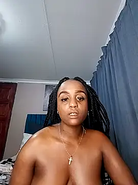 Snapshot of Queen-Chocolate chatting on 12, 10, 2025 Queen-Chocolate online show from 12, 10, 2025