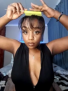 Snapshot of Queen-Chocolate chatting on 9, 11, 2025 Queen-Chocolate online show from 9, 11, 2025