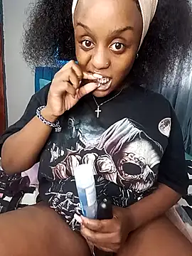 Queen-Chocolate online show from 22, 2, 2026