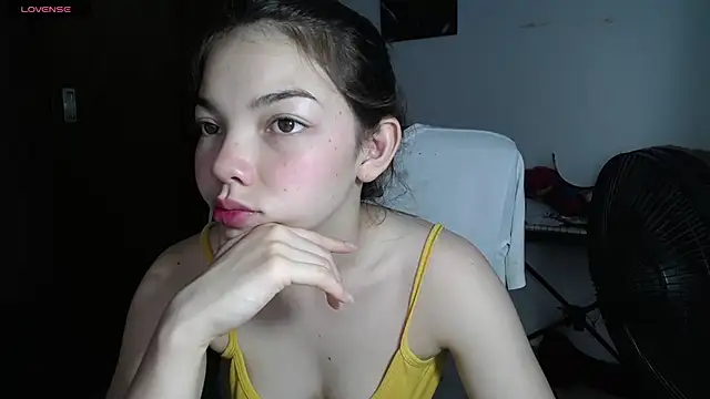 Snapshot of venelope1 chatting on 5, 3, 2025 venelope1 online show from 5, 3, 2025