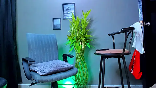 Damian 022 online show from 8, 10, 2025