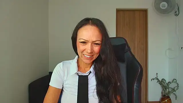 Kasandra Mature  online show from 12, 3, 2025