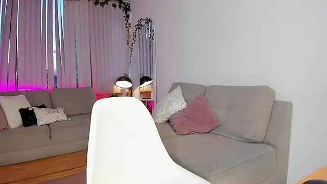 Bella ev online show from 21, 2, 2025