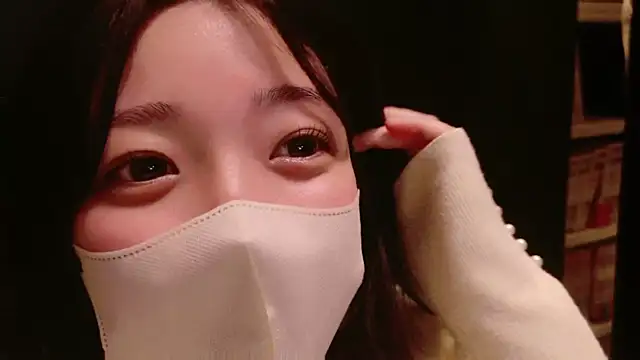 Snapshot of HaruruHappy chatting on 7, 3, 2025 HaruruHappy online show from 7, 3, 2025