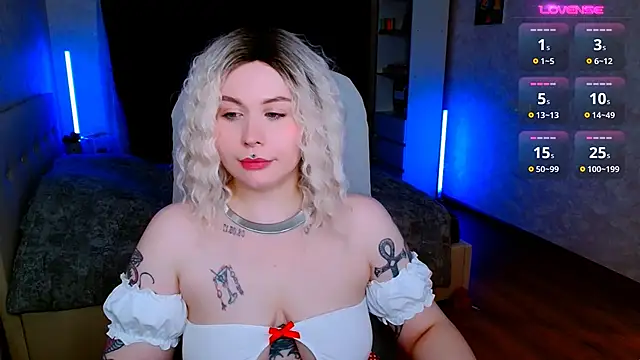 Snapshot of Blueberry-baby chatting on 23, 11, 2025 Blueberry-baby online show from 23, 11, 2025