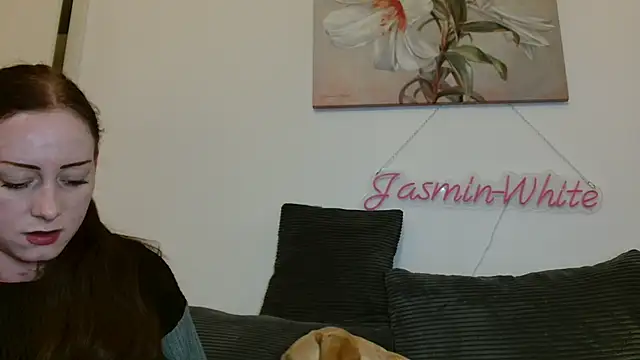 Snapshot of Jasmin-White chatting on 9, 5, 2026 Jasmin-White online show from 9, 5, 2026