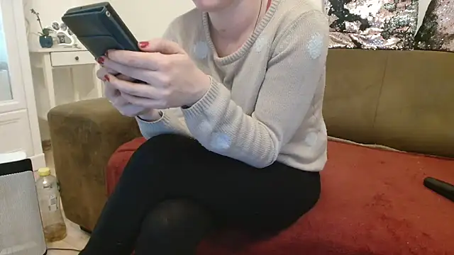 Snapshot of Jasmin-White chatting on 7, 3, 2025 Jasmin-White online show from 7, 3, 2025