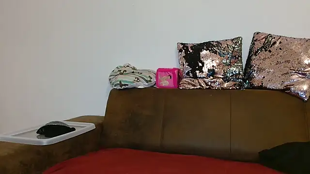 Snapshot of Jasmin-White chatting on 5, 3, 2025 Jasmin-White online show from 5, 3, 2025