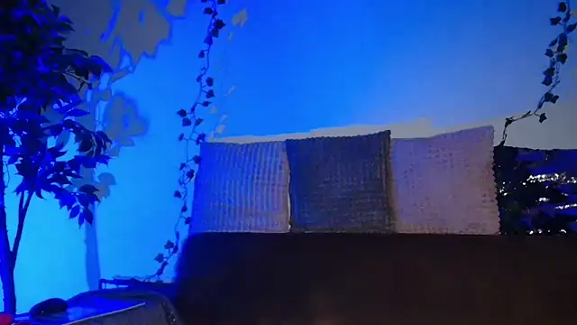 Snapshot of Jasmin-White chatting on 10, 9, 2025 Jasmin-White online show from 10, 9, 2025