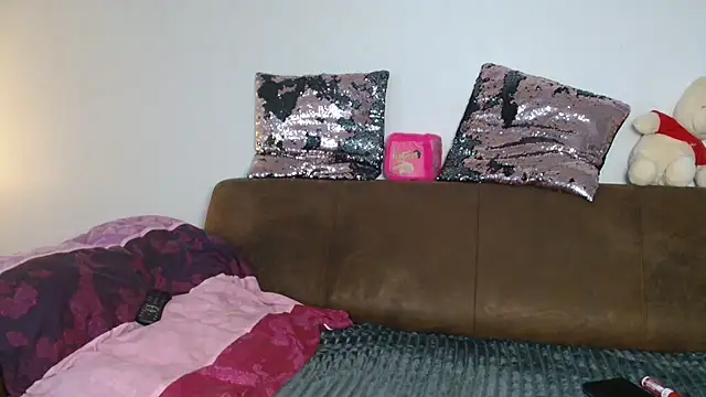 Snapshot of Jasmin-White chatting on 20, 3, 2025 Jasmin-White online show from 20, 3, 2025