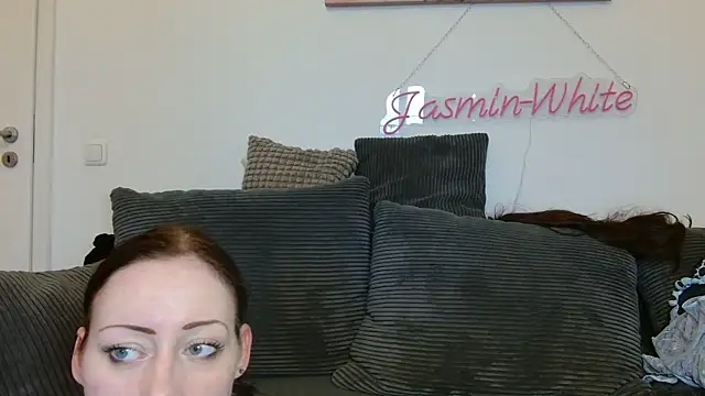 Snapshot of Jasmin-White chatting on 23, 4, 2026 Jasmin-White online show from 23, 4, 2026