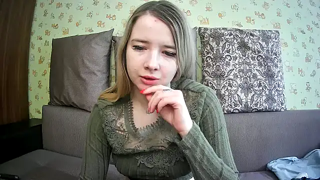 Snapshot of ViolaCandy chatting on 11, 3, 2025 ViolaCandy online show from 11, 3, 2025
