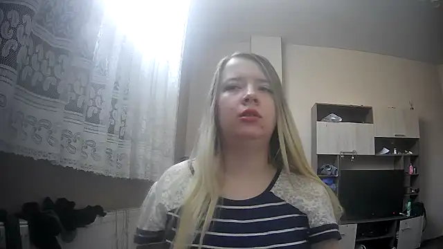 Snapshot of ViolaCandy chatting on 24, 10, 2025 ViolaCandy online show from 24, 10, 2025