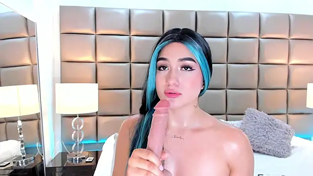 AnnyHizzle online show from 23, 2, 2025