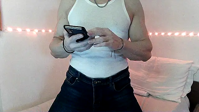 Snapshot of Alexx_Fit023 chatting on 11, 1, 2025 Alexx Fit023 online show from 11, 1, 2025