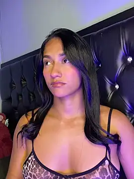 Snapshot of mailyreid chatting on 8, 11, 2025 mailyreid online show from 8, 11, 2025