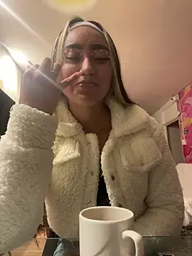 Snapshot of liaa_18 chatting on 19, 2, 2025 liaa 18 online show from 19, 2, 2025