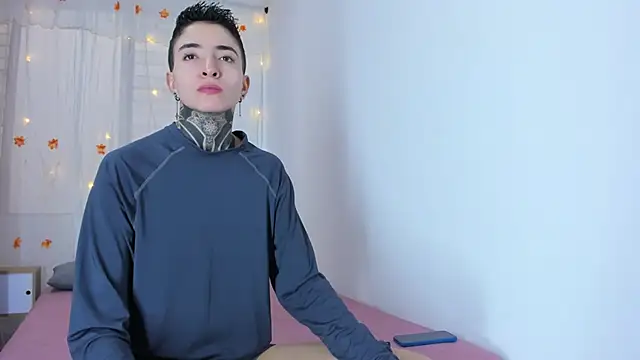 Tinny and Candy online show from 6, 11, 2025