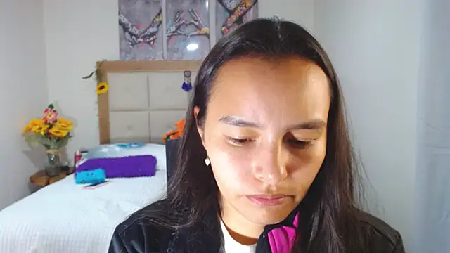 valentina hearts online show from 23, 3, 2025