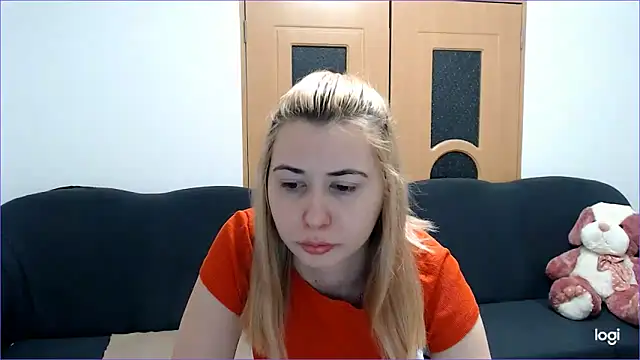VioletaFlower7 online show from 3, 3, 2025
