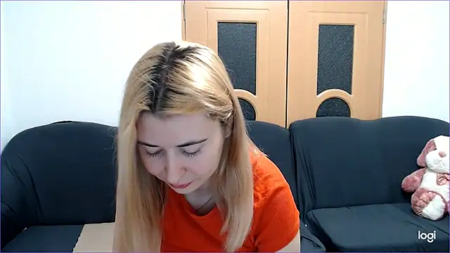 VioletaFlower7 online show from 7, 3, 2025