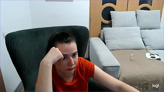 VioletaFlower7 online show from 2, 12, 2025